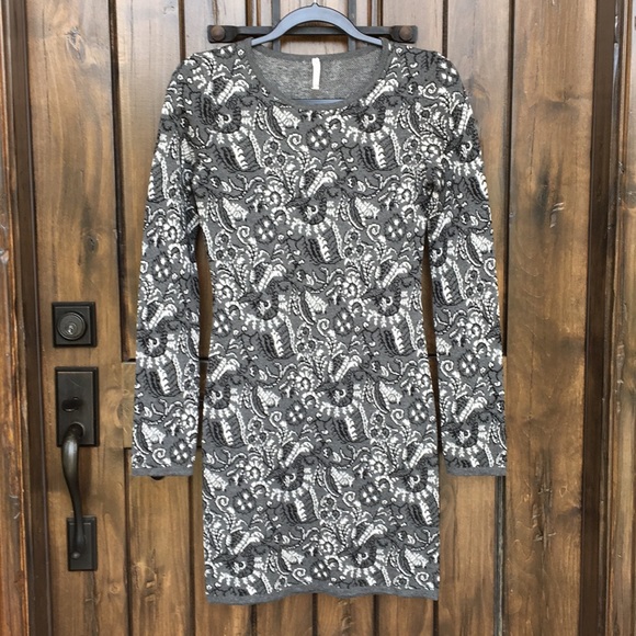 Willow & Clay Paisley Sweater Dress S - Picture 5 of 6